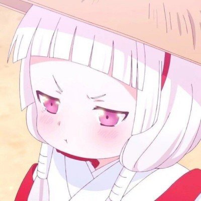 小学生雨中轮流背走失男孩报警
